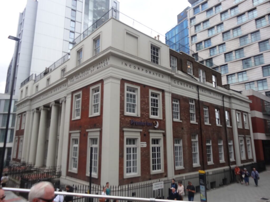 Which Hotel to Choose in London?